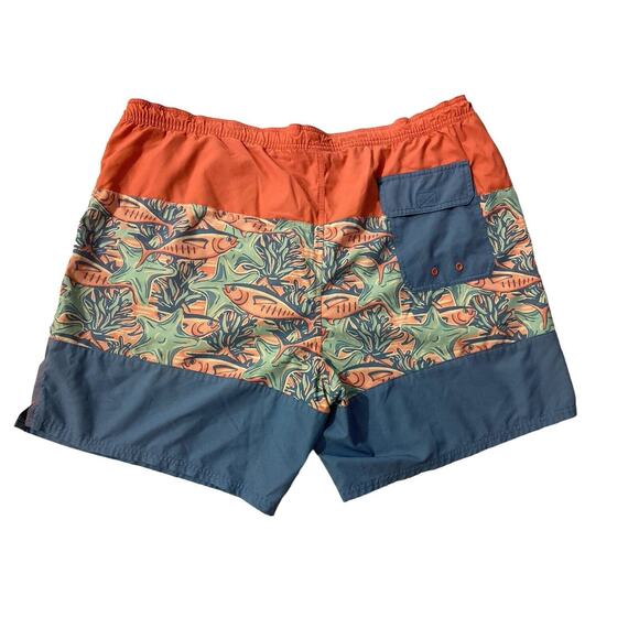 Vineyard Vines Board Shorts Mens 2XL Swim Trunk Pink Blue Fish Striped Pocket - Picture 2 of 7
